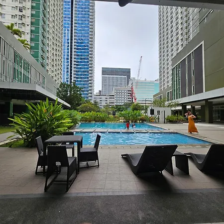 D\' Clark\'S Haven Cebu It Park T4-33